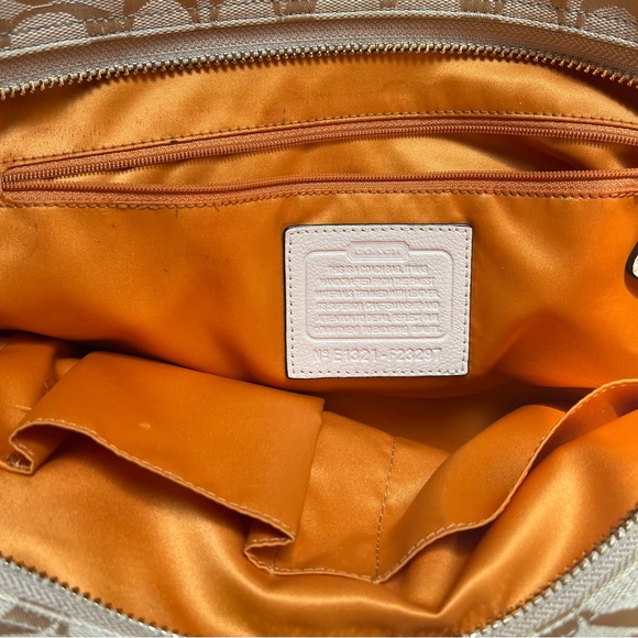 Coach Park Signature Cream and White Bag with side pockets and dust bag - Picture 9 of 15